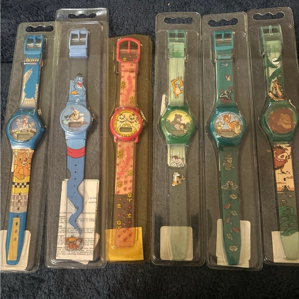 15 Vintage Disney Character Watches - new! (15 different stiles)